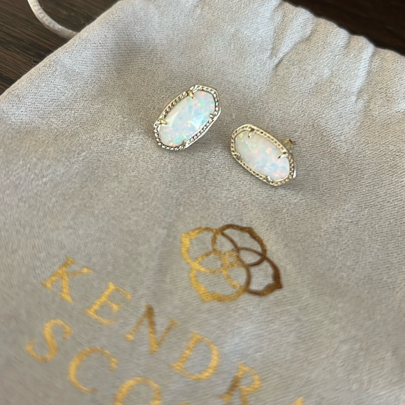 Kendra Scott Earrings - Picture 1 of 2
